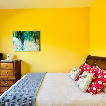Quiet Room In ריצ'מונד מראה חיצוני תמונה
